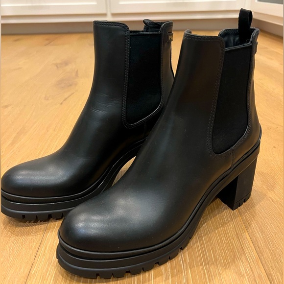 Prada heeled combat boots - size 40 - Picture 1 of 5